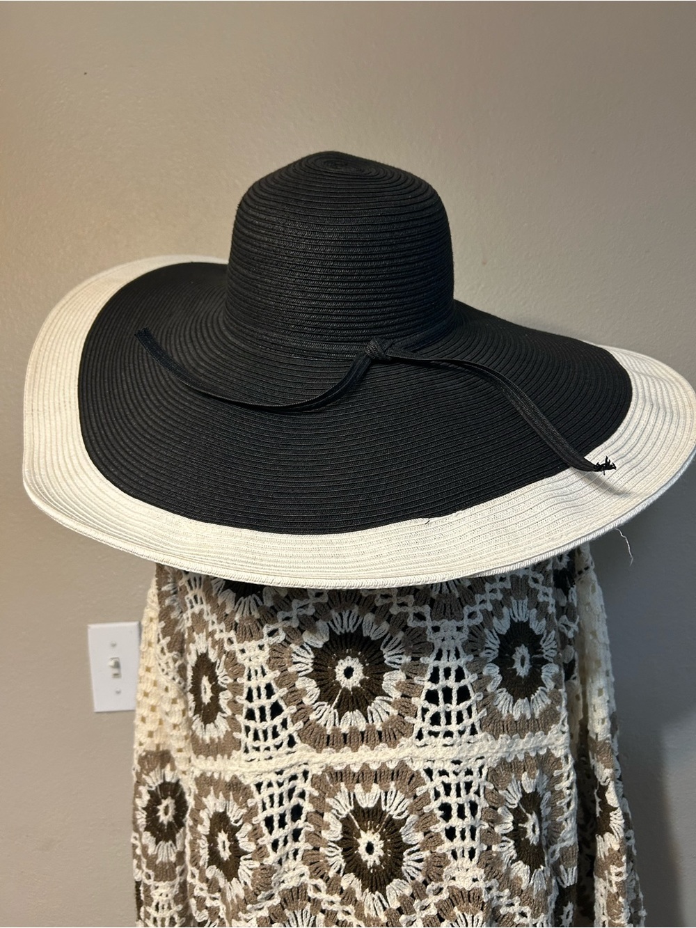 HBY Women’s Oversized Floppy Sun Hat Black Ivory Wide Brim Beach Resort - Picture 1 of 4